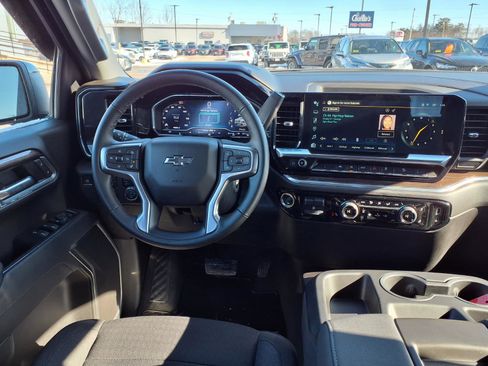 Used 2025 Chevrolet Silverado 1500 RST w/ Z71 Off-Road Package image 8