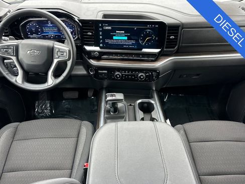 Used 2025 Chevrolet Silverado 1500 LT Trail Boss w/ LPO, Dark Essentials Package AWD/4WD image 14