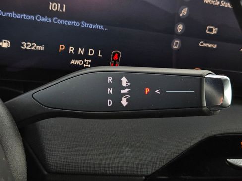 Used 2025 Buick Enclave Sport Touring image 23