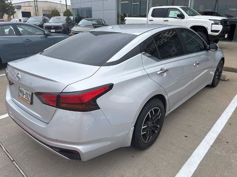 Certified 2019 Nissan Altima 2.5 S image 2