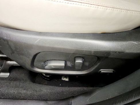Used 2018 Subaru Forester 2.5i Limited AWD/4WD image 11