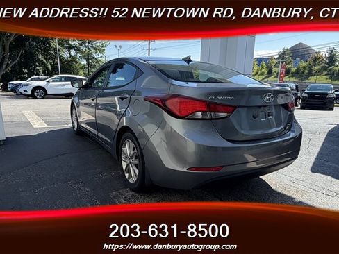 Used 2016 Hyundai Elantra SE w/ Option Group 02 FWD image 3