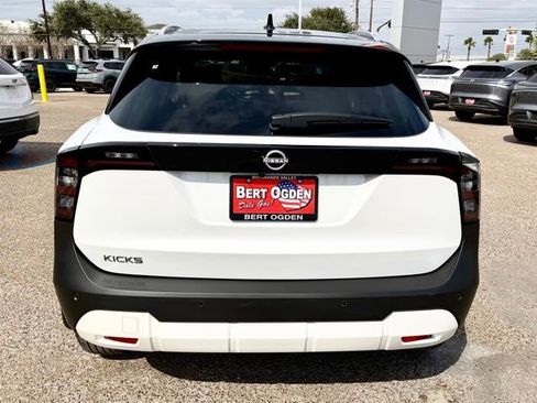 New 2026 Nissan Kicks SV w/ SV Premium Package image 6