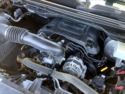Used 2019 RAM 1500 Laramie AWD/4WD image 35