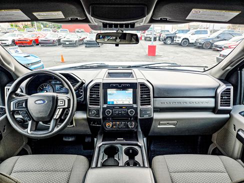 Used 2018 Ford F250 XLT w/ FX4 Off-Road Package image 16