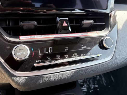 Used 2025 Toyota Corolla LE FWD image 17