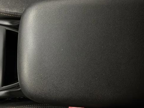 Used 2020 Chevrolet Equinox LT w/ LPO, Floor Liner Package FWD image 19