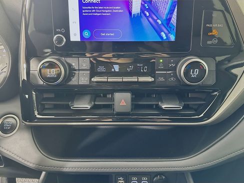 Certified 2024 Toyota Highlander LE image 15