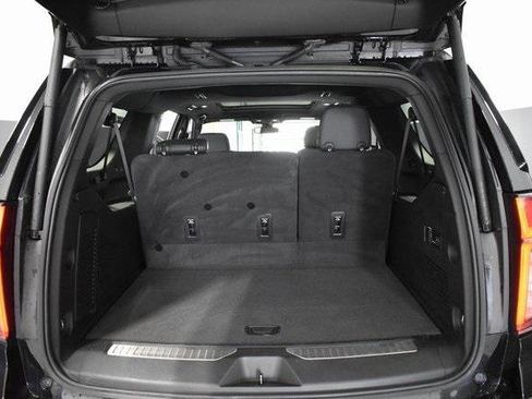 Used 2022 Chevrolet Suburban RST w/ Luxury Package image 36