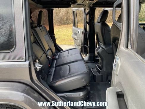 Used 2022 Jeep Wrangler Unlimited Sahara AWD/4WD image 40