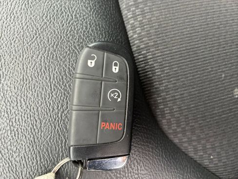 Used 2025 Jeep Compass Trailhawk AWD/4WD image 20