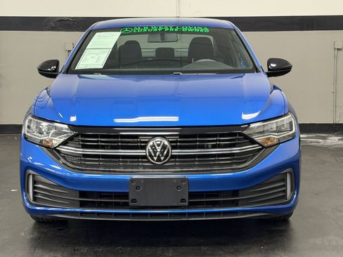 Used 2022 Volkswagen Jetta Sport image 6