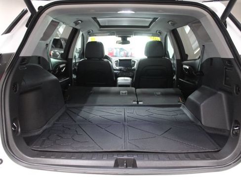 Used 2022 GMC Terrain SLT w/ Tech Package AWD/4WD image 15