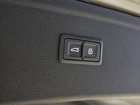 Used 2023 Audi Q5 e Prestige w/ Prestige Package image 16