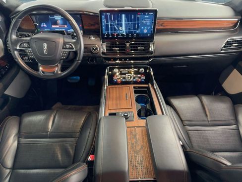 Used 2022 Lincoln Navigator Black Label image 17