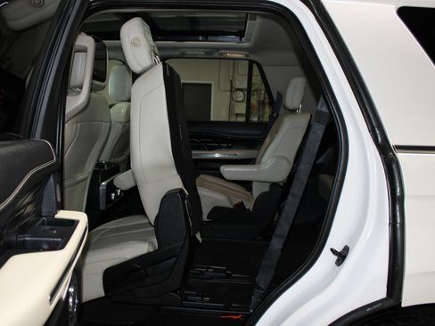 Used 2018 Ford Expedition Platinum RWD image 36