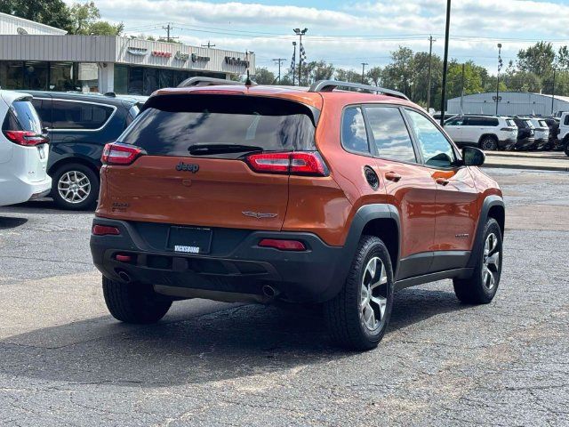 Used 2016 Jeep Cherokee Trailhawk w/ Comfort/Convenience Group AWD/4WD image 31