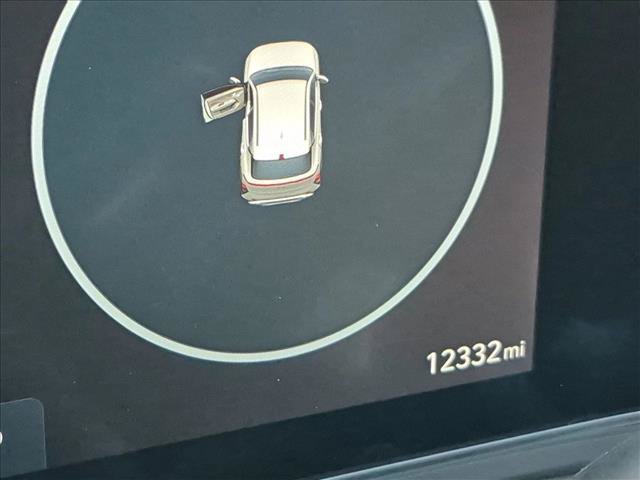 Used 2024 Hyundai Kona Limited FWD image 11