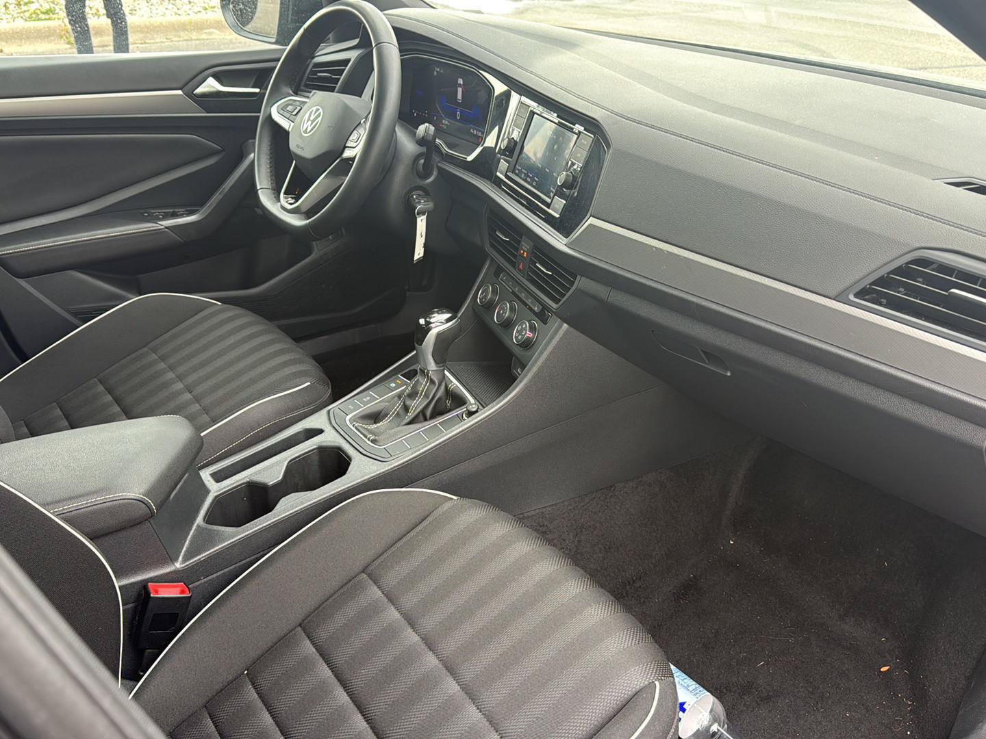 Used 2024 Volkswagen Jetta Sport FWD image 9