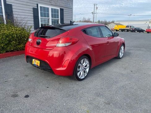 Used 2012 Hyundai Veloster w/ Style Pkg image 3