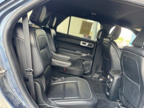 Used 2020 Ford Explorer XLT w/ Equipment Group 202A AWD/4WD image 27