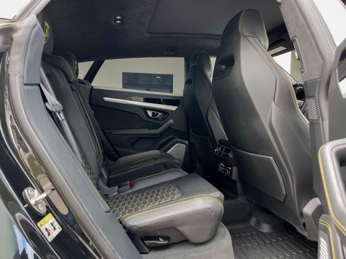 Used 2020 Lamborghini Urus AWD/4WD image 30