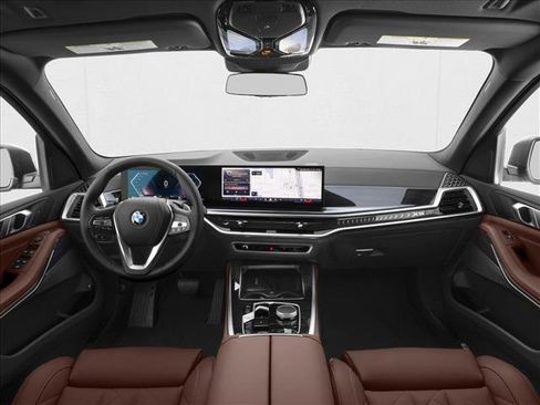 New 2025 BMW X5 xDrive50e image 5