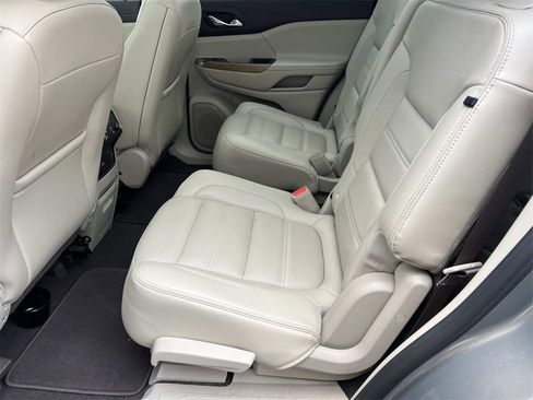 Certified 2019 GMC Acadia Denali w/ Technology Package image 11