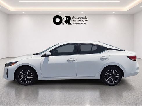 Used 2025 Nissan Sentra SV FWD image 3