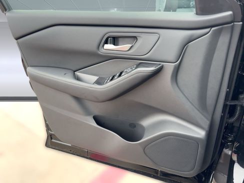 New 2026 Nissan Rogue SV FWD image 20