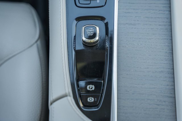 Certified 2025 Volvo XC90 T8 Plus w/ Protection Package Premier AWD/4WD image 24