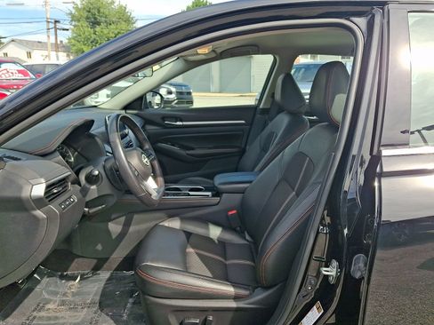 Used 2025 Nissan Altima 2.5 SR FWD image 13