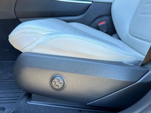 Used 2024 Mercedes-Benz GLC 300 4MATIC image 14