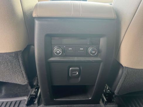 Used 2023 Chevrolet Traverse LS image 15