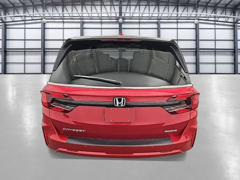 New 2026 Honda Odyssey Touring image 3