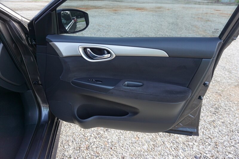 Used 2015 Nissan Sentra SR FWD image 17