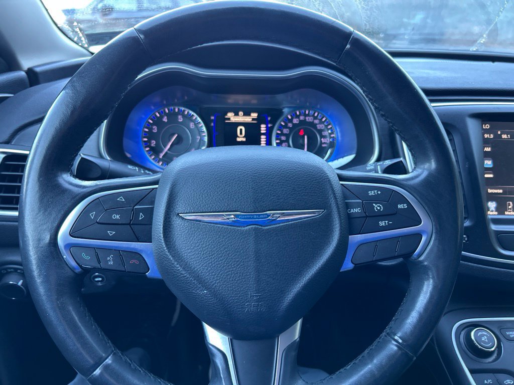 Used 2017 Chrysler 200 Limited Platinum w/ Comfort & Convenience Group FWD image 19