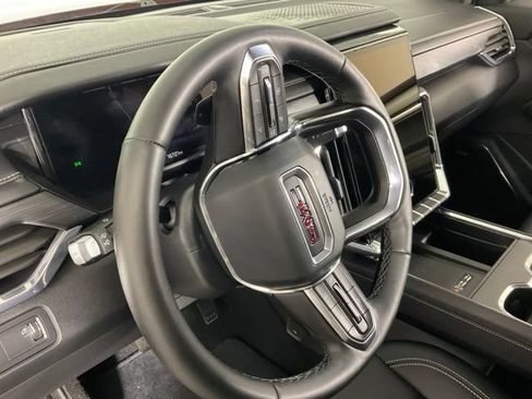Used 2025 GMC Acadia Elevation w/ Elevation Premium Package FWD image 23