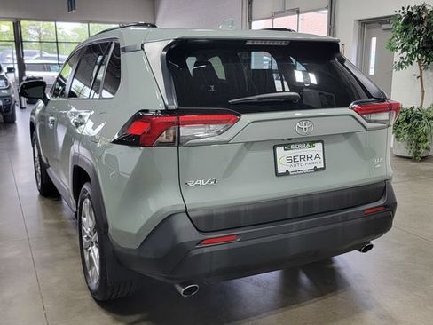 Used 2020 Toyota RAV4 XLE Premium AWD/4WD image 7