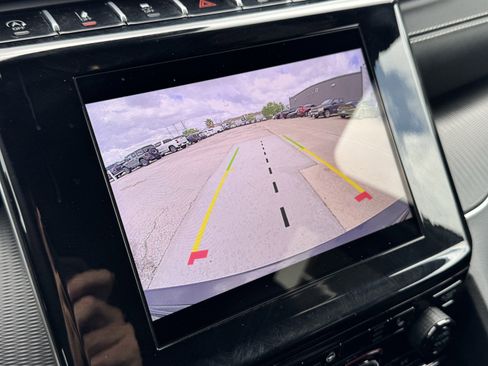 Used 2025 Jeep Grand Cherokee Altitude image 20