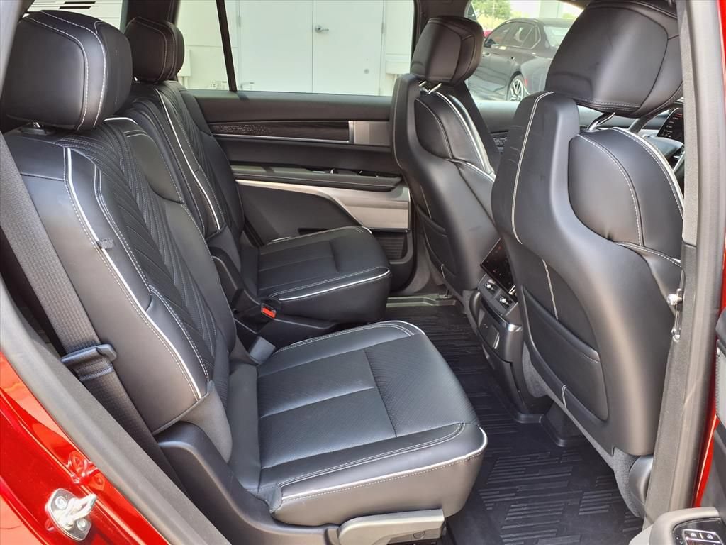 Certified 2026 Cadillac Vistiq Platinum w/ LPO, Floor Liner Package AWD/4WD image 12