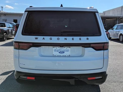 Used 2024 Jeep Wagoneer Series II AWD/4WD image 4