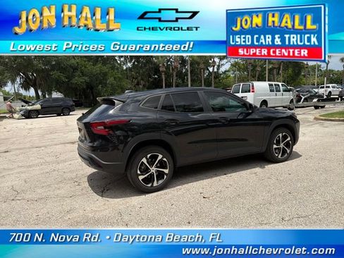 Used 2024 Chevrolet Trax RS w/ Driver Confidence Package FWD image 11