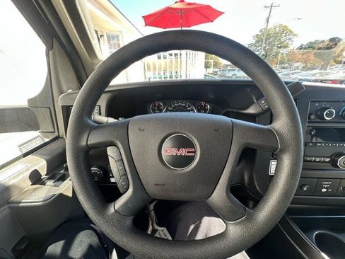 Used 2021 GMC Savana 3500 Extended w/ Power Convenience Package RWD image 9