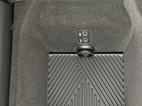 Used 2024 BMW i7 eDrive50 w/ M Sport Package image 35