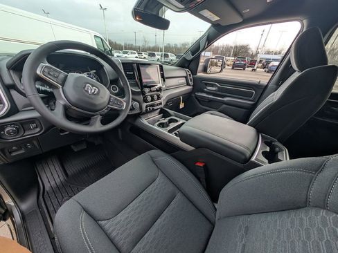 New 2026 RAM 1500 4x4 Crew Cab image 2