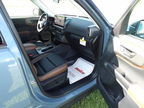 Used 2025 Ford Bronco Sport Outer Banks w/ Outer Banks Tech Package+ image 10