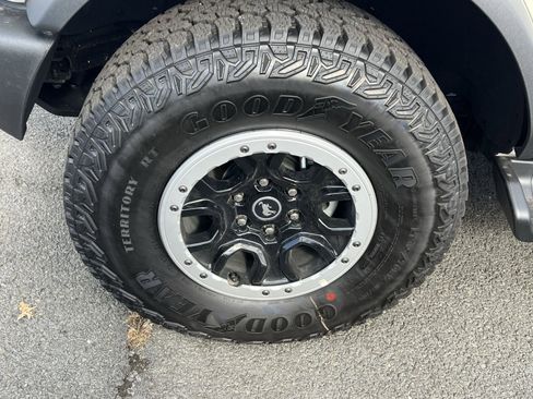 New 2025 Ford Bronco Outer Banks w/ Sasquatch Package image 11