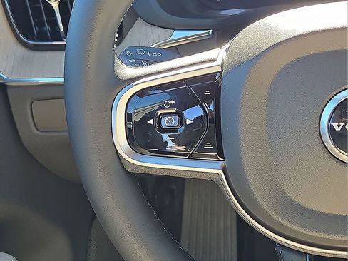 New 2026 Volvo XC60 B5 Plus w/ Protection Package Premier image 18