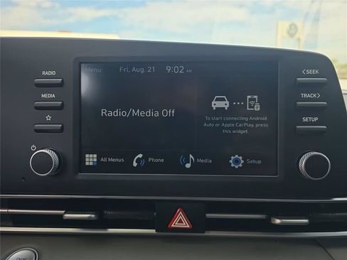 Used 2025 Hyundai Elantra Sport FWD image 18